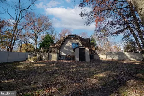Exterior - 811 Cedar Ave, Essex, MD 21221 photo 4 of 6