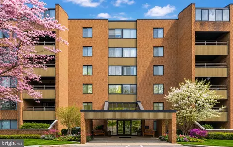 1 Southerly Ct #305, Towson, MD 21286