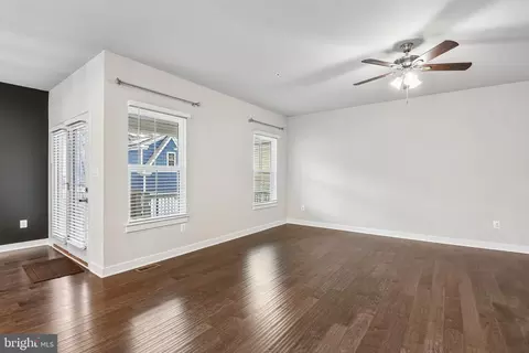 Living - 506 Ladywell St, Middle River, MD 21220 photo 3 of 3