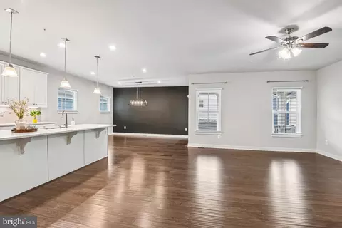 Entry Way - 506 Ladywell St, Middle River, MD 21220 photo 2 of 10