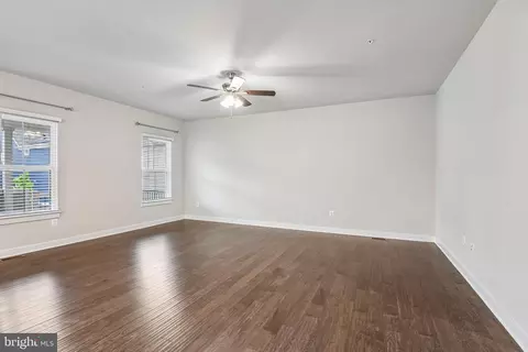 Living - 506 Ladywell St, Middle River, MD 21220 photo 2 of 3