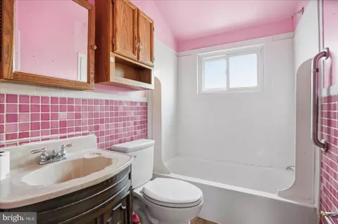Bath - 1903 Ormand Rd, Dundalk, MD 21222 photo 1 of 1