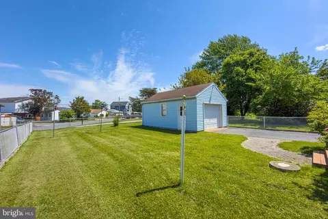 Exterior - 802 Wise Ave, Dundalk, MD 21222 photo 5 of 10