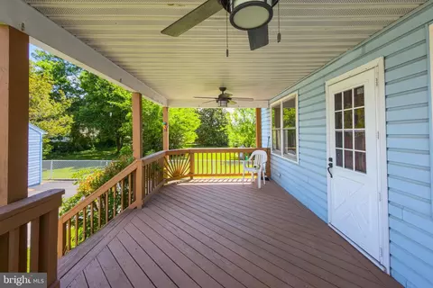 Exterior - 802 Wise Ave, Dundalk, MD 21222 photo 4 of 10