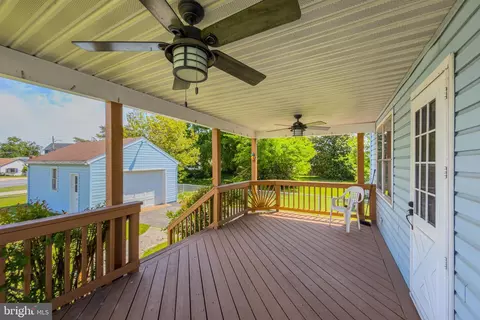 Exterior - 802 Wise Ave, Dundalk, MD 21222 photo 3 of 10