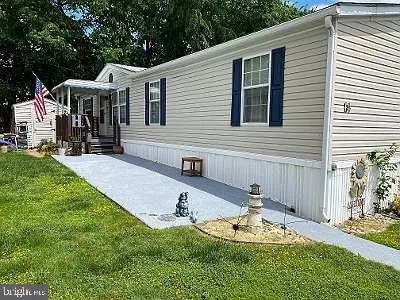 14 Thomas Ln, Sparrows Point, MD 21219