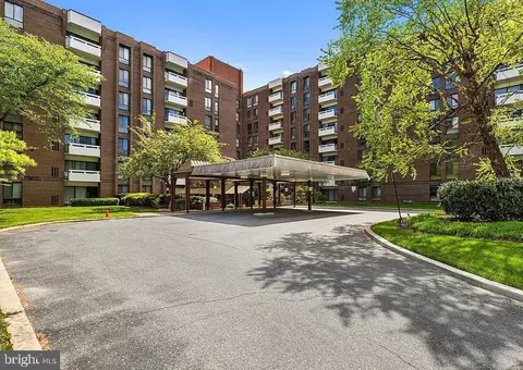 7 Slade Ave #607, Pikesville, MD 21208