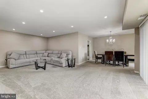 7 Slade Ave #607, Pikesville, MD 21208