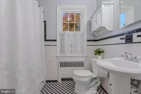 Bath - 209 Burke Ave, Towson, MD 21286 photo 1 of 1