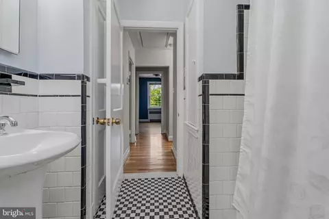 Entry Way - 209 Burke Ave, Towson, MD 21286 photo 2 of 2