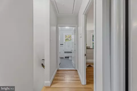 Entry Way - 209 Burke Ave, Towson, MD 21286 photo 1 of 2