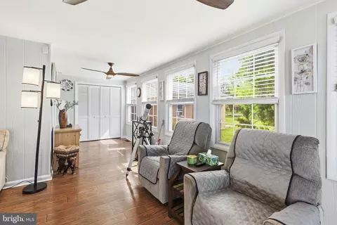 Entry Way - 5907 Loreley Beach Rd, White Marsh, MD 21162 photo 5 of 6