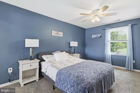 Bedroom - 5907 Loreley Beach Rd, White Marsh, MD 21162 photo 9 of 11