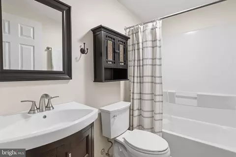 Bath - 5907 Loreley Beach Rd, White Marsh, MD 21162 photo 4 of 4