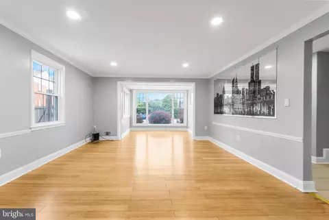 Living - 1302 Crownfield Ct, Baltimore, MD 21239 photo 6 of 9