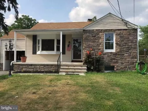 1928 Sulphur Spring Rd, Halethorpe, MD 21227