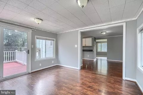 Living - 7 Ambolin Ct, Nottingham, MD 21236 photo 4 of 4
