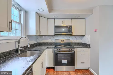 Kitchen - 7 Ambolin Ct, Nottingham, MD 21236 photo 1 of 2
