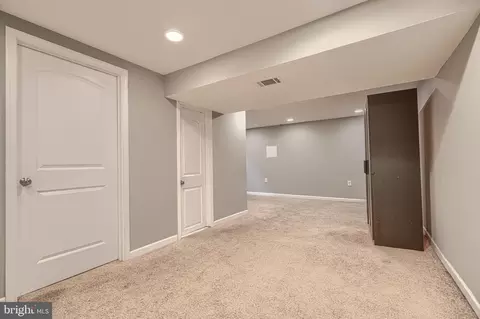 Entry Way - 7 Ambolin Ct, Nottingham, MD 21236 photo 4 of 4