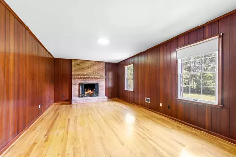 Living - 13607 Devonbrook Rd, Baldwin, MD 21013 photo 3 of 5