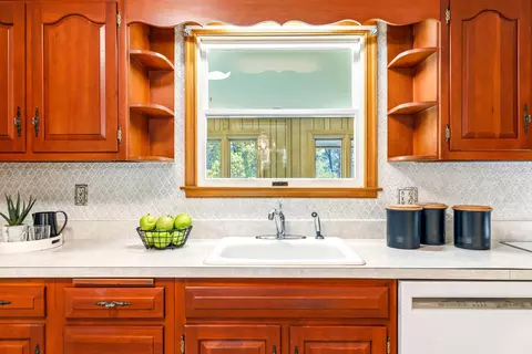Kitchen - 13607 Devonbrook Rd, Baldwin, MD 21013 photo 3 of 4
