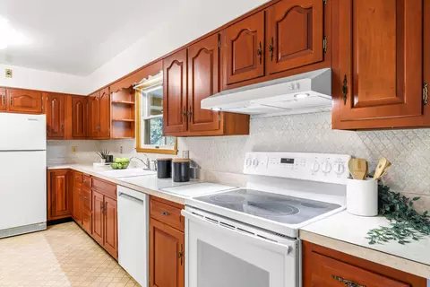 Kitchen - 13607 Devonbrook Rd, Baldwin, MD 21013 photo 4 of 4