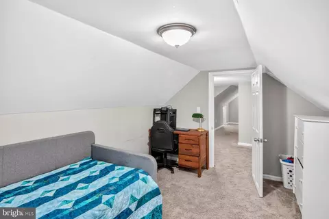 Entry Way - 2805 Willow Ave, Sparrows Point, MD 21219 photo 7 of 9