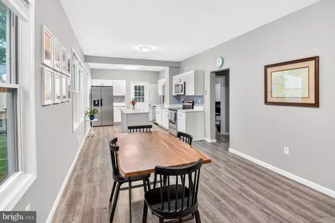 Entry Way - 2805 Willow Ave, Sparrows Point, MD 21219 photo 1 of 9