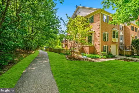 17 Boyne Ct, Lutherville Timonium, MD 21093