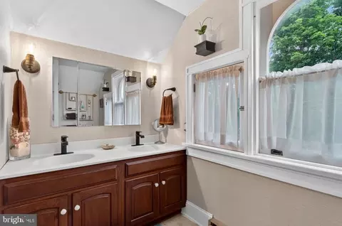 Bath - 4331 Black Rock Rd, Upperco, MD 21155 photo 5 of 6