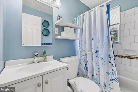 Bath - 1640 Poles Rd, Essex, MD 21221 photo 1 of 2