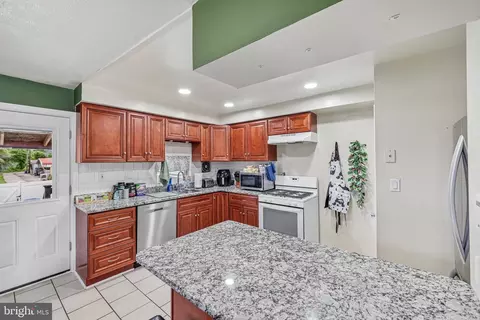 Kitchen - 1640 Poles Rd, Essex, MD 21221 photo 4 of 4