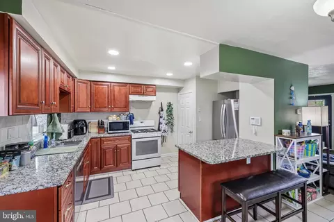 Kitchen - 1640 Poles Rd, Essex, MD 21221 photo 2 of 4