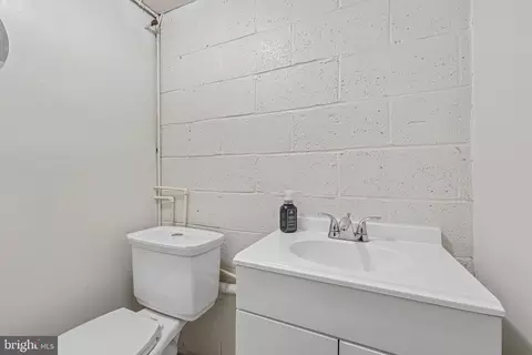 Bath - 1640 Poles Rd, Essex, MD 21221 photo 2 of 2