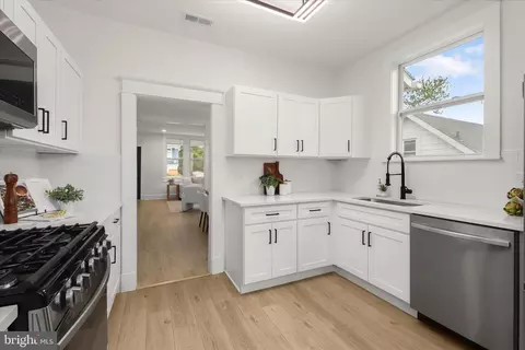 Kitchen - 640 N Bend Rd, Baltimore, MD 21229 photo 1 of 1