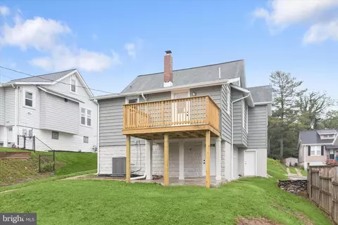 Exterior - 640 N Bend Rd, Baltimore, MD 21229 photo 10 of 11