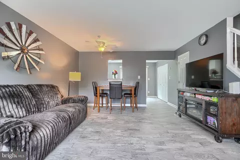 Entry Way - 13 Ute Ct, Middle River, MD 21220 photo 1 of 4
