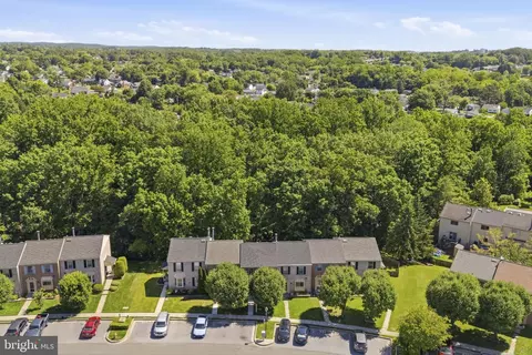 View/Area - 18 Campton Ct, Nottingham, MD 21236 photo 2 of 8