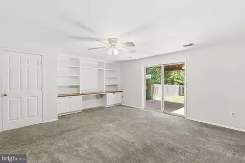 Living - 18 Campton Ct, Nottingham, MD 21236 photo 6 of 7