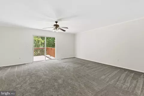 Living - 18 Campton Ct, Nottingham, MD 21236 photo 4 of 7