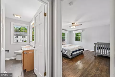Entry Way - 617 A Walker Ave, Baltimore, MD 21212 photo 3 of 4