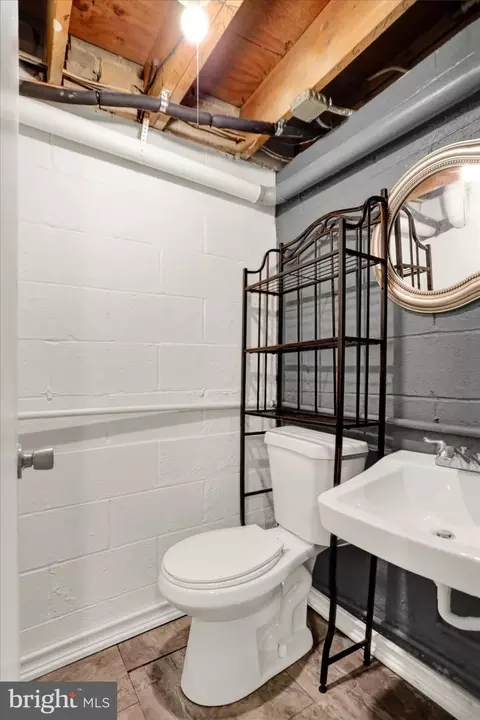 Bath - 959 Elm Rd, Halethorpe, MD 21227 photo 3 of 3