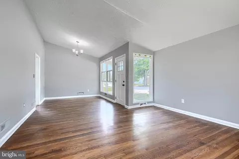 Living - 6901 Chippewa Dr, Baltimore, MD 21209 photo 3 of 8