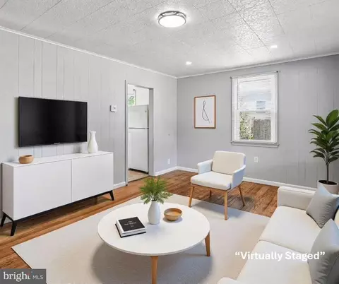 Living - 107 5th Ave, Halethorpe, MD 21227 photo 3 of 5