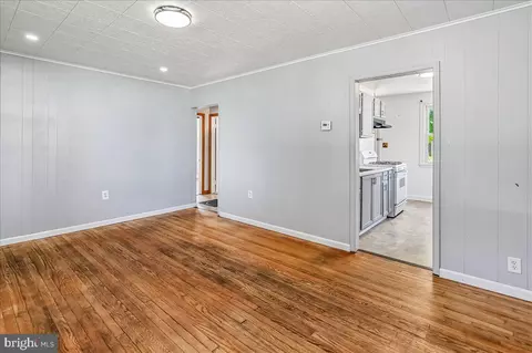 Living - 107 5th Ave, Halethorpe, MD 21227 photo 5 of 5