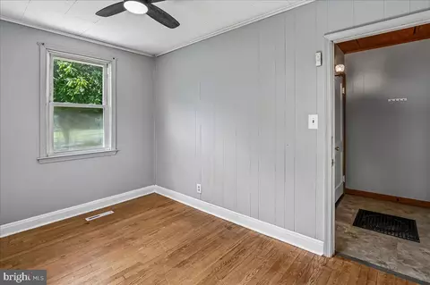 Entry Way - 107 5th Ave, Halethorpe, MD 21227 photo 1 of 1