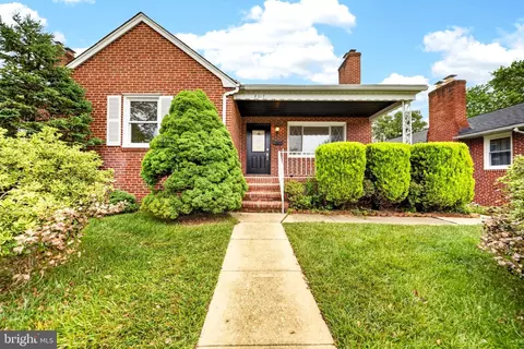 8217 Laurel Dr, Parkville, MD 21234