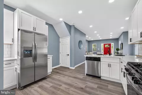 5546 Selma Ave, Halethorpe, MD 21227