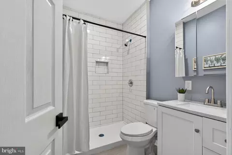 Bath - 5546 Selma Ave, Halethorpe, MD 21227 photo 1 of 2