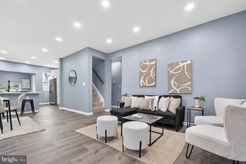 Entry Way - 5546 Selma Ave, Halethorpe, MD 21227 photo 3 of 8